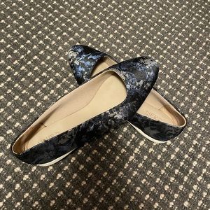 Naturalizer Alta Blue Brocade Slip on.